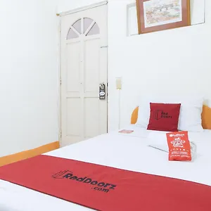 Reddoorz @ Malibu Bf International Pinas Hotel